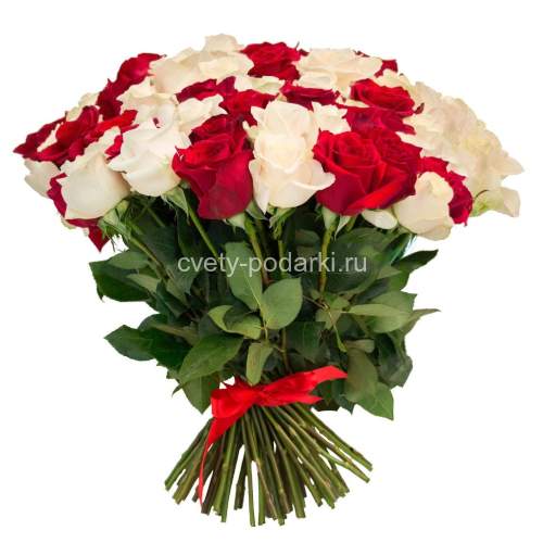 Букет цветов 101 красная и белая роза